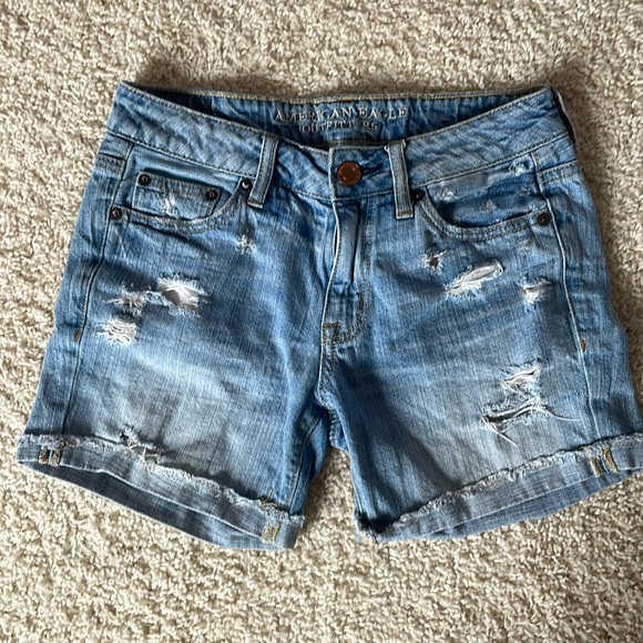 American Eagle Light Wash Boy Midi Shorts Size 0 - Picture 1 of 3